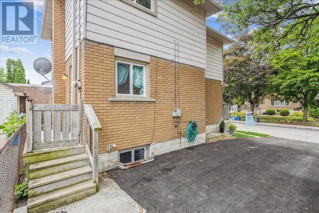 5 Macdonald Ave W, House detached with 3 bedrooms, 2 bathrooms and 3 parking in Hamilton ON | Image 25