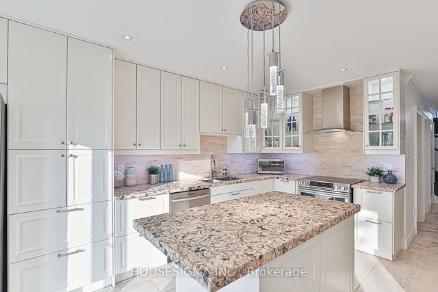 24 Millbank Crt, House detached with 4 bedrooms, 4 bathrooms and 4 parking in Vaughan ON | Image 2