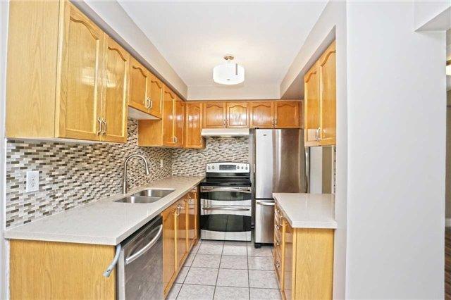 40 Domenico Cres, House detached with 3 bedrooms, 4 bathrooms and 2 parking in Brampton ON | Image 7