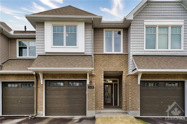 529 Sonmarg Crescent, Townhouse with 3 bedrooms, 3 bathrooms and 2 parking in Ottawa ON | Image 1