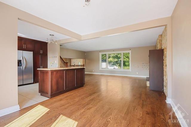 454 Rideau Road, House detached with 4 bedrooms, 2 bathrooms and 3 parking in Ottawa ON | Image 9