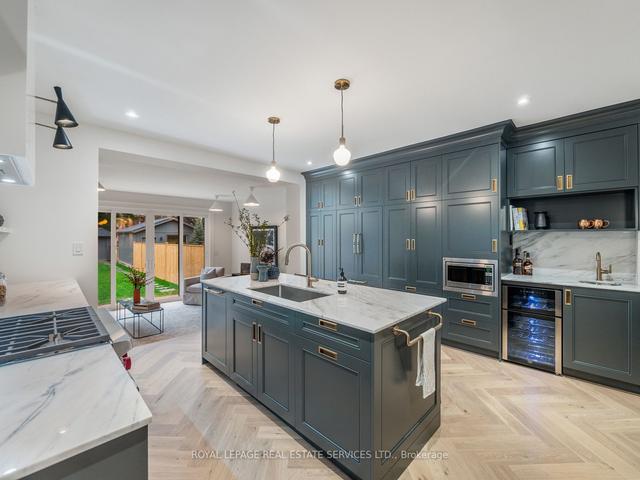 115 Sherwood Ave, House semidetached with 4 bedrooms, 5 bathrooms and 2 parking in Toronto ON | Image 6