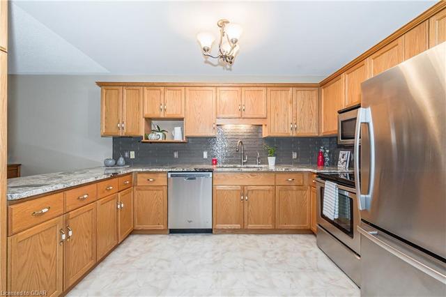 4 Parkside Drive, House detached with 3 bedrooms, 3 bathrooms and 2 parking in Guelph ON | Image 2