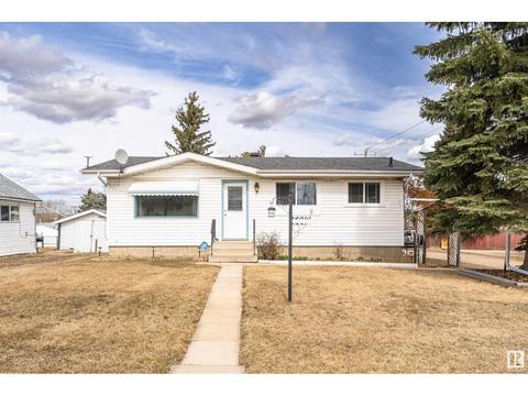 5012 55 Av, House detached with 3 bedrooms, 1 bathrooms and null parking in Tofield AB | Card Image