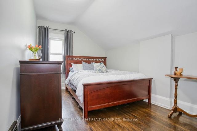 28 Sixth St, House detached with 3 bedrooms, 1 bathrooms and 1 parking in Toronto ON | Image 13