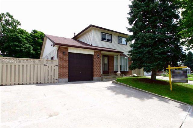 79 Griffen Dr, House detached with 3 bedrooms, 1 bathrooms and 3 parking in Toronto ON | Image 1