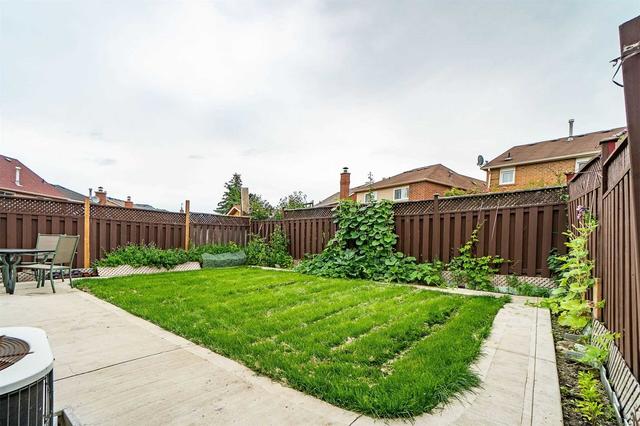 69 Rocky Mountain Cres, House detached with 4 bedrooms, 4 bathrooms and 6 parking in Brampton ON | Image 35