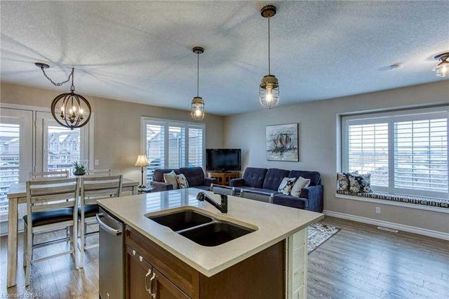3401 Castle Rock Pl, Townhouse with 3 bedrooms, 3 bathrooms and 4 parking in London ON | Image 2