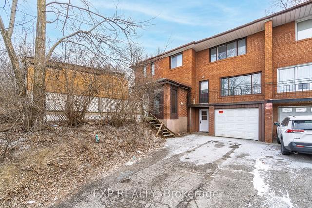 701 Finch Ave W, House detached with 6 bedrooms, 6 bathrooms and 6 parking in Toronto ON | Image 36