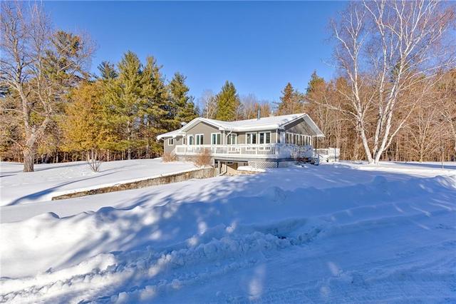 32386 41 Highway, House detached with 3 bedrooms, 2 bathrooms and 6 parking in Bonnechere Valley ON | Image 8