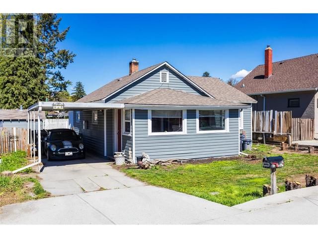 878 Cadder Avenue, House detached with 3 bedrooms, 1 bathrooms and 5 parking in Kelowna BC | Image 3