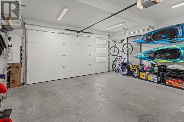 Double garage with custom storage | Image 49