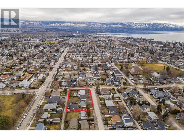2281 Burnett Street, House detached with 4 bedrooms, 2 bathrooms and 6 parking in Kelowna BC | Image 5