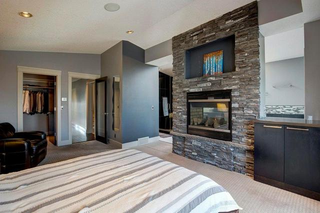 2430 31 Avenue Sw, Home with 3 bedrooms, 2 bathrooms and 2 parking in Calgary AB | Image 19
