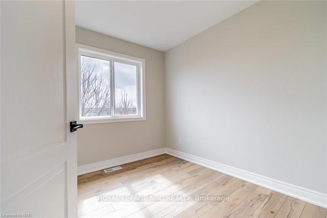 18 - 121a Moffatt St, House attached with 3 bedrooms, 3 bathrooms and 1 parking in St. Catharines ON | Image 20