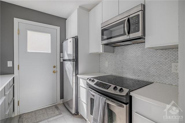 76 Renova Private, Townhouse with 3 bedrooms, 2 bathrooms and 1 parking in Ottawa ON | Image 11