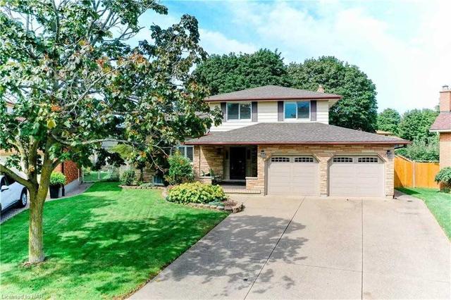 19 Amberwood Crt, House detached with 3 bedrooms, 4 bathrooms and 6 parking in St. Catharines ON | Image 34