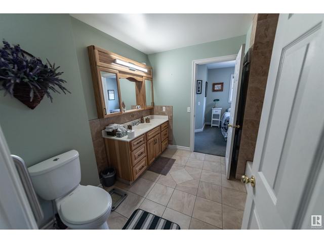 37 Lakeshore Dr, House detached with 2 bedrooms, 2 bathrooms and null parking in Sandy Beach AB | Image 53