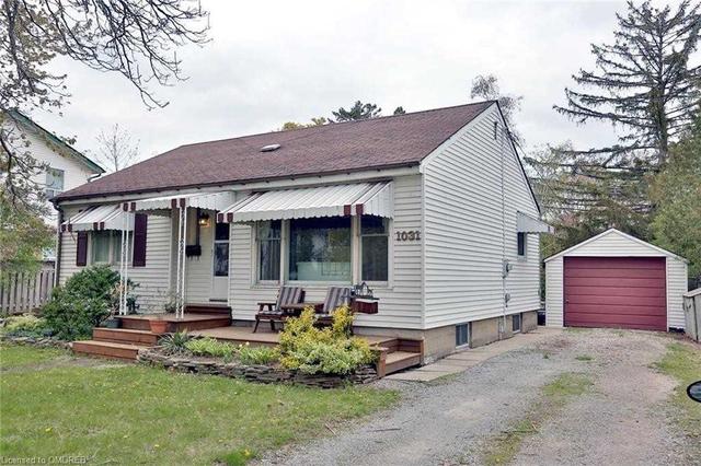 1031 Kent Ave, House detached with 2 bedrooms, 1 bathrooms and 5 parking in Oakville ON | Image 12
