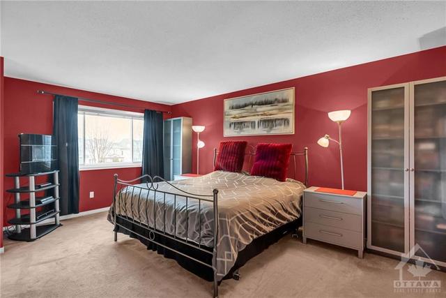 2219 Brockstone Crescent, Townhouse with 3 bedrooms, 3 bathrooms and 3 parking in Ottawa ON | Image 14