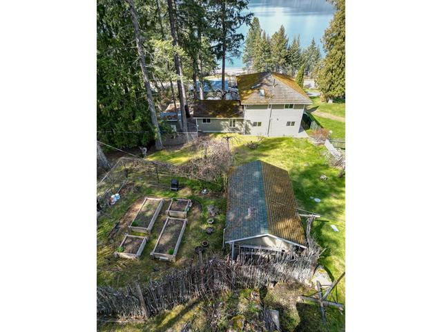 11110 Highway 3a, House detached with 3 bedrooms, 2 bathrooms and null parking in Central Kootenay A BC | Image 43