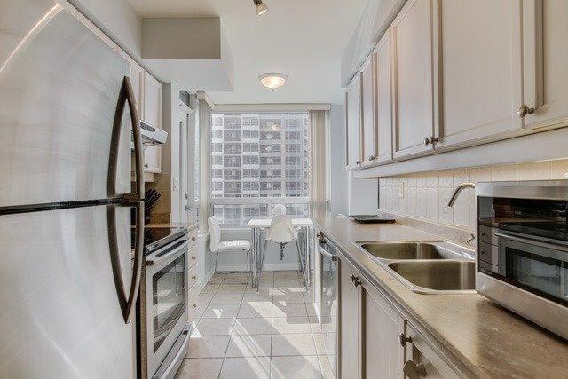1001 - 3 Rean Dr, Condo with 2 bedrooms, 2 bathrooms and 1 parking in Toronto ON | Image 7