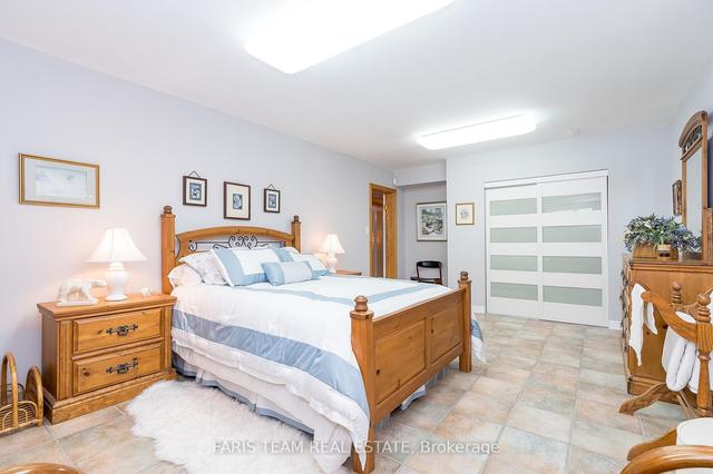 2 Yeo St, House detached with 2 bedrooms, 3 bathrooms and 5 parking in Penetanguishene ON | Image 16