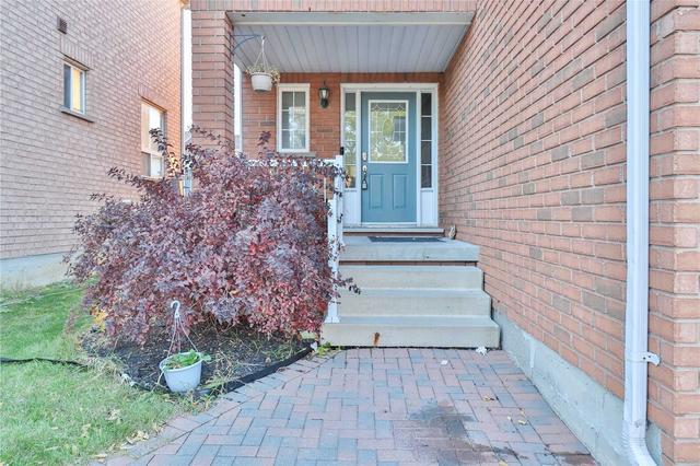 73 Monaco Crt, House attached with 3 bedrooms, 3 bathrooms and 3 parking in Brampton ON | Image 23