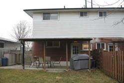 402 Oshawa Blvd N, House semidetached with 3 bedrooms, 2 bathrooms and 2 parking in Oshawa ON | Image 2