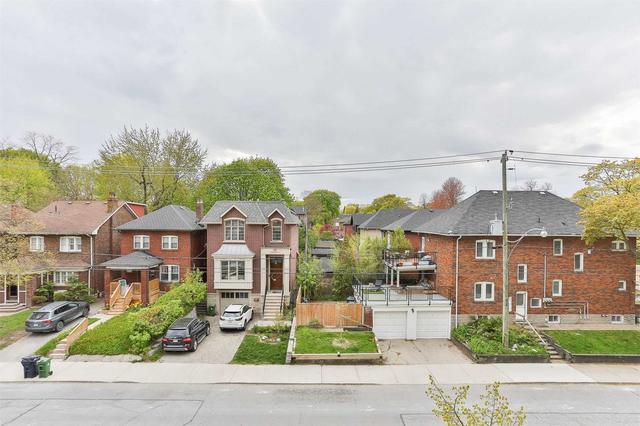 197 Duplex Ave, Townhouse with 3 bedrooms, 3 bathrooms and 1 parking in Toronto ON | Image 9