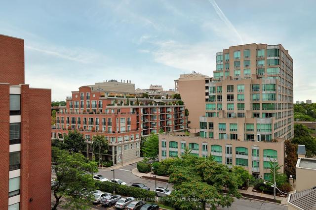 703 - 3 Mcalpine St, Condo with 2 bedrooms, 2 bathrooms and 1 parking in Toronto ON | Image 16