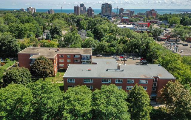 104 - 2054 Courtland Dr, Condo with 2 bedrooms, 1 bathrooms and 1 parking in Burlington ON | Image 16