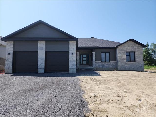 1358 Country Lane Lane, House detached with 3 bedrooms, 3 bathrooms and 10 parking in North Dundas ON | Image 1