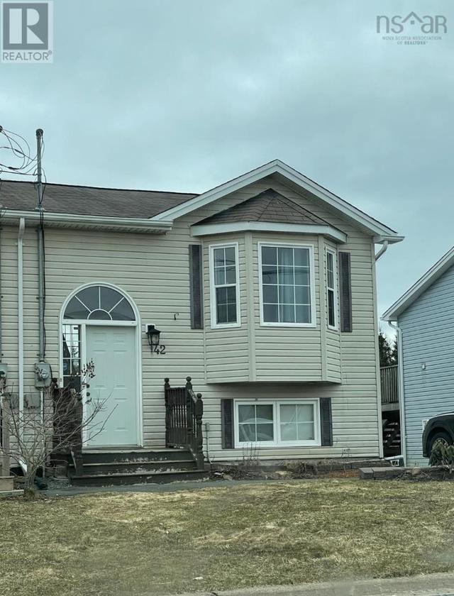 142 Vicky Crescent, House semidetached with 3 bedrooms, 1 bathrooms and null parking in Halifax NS | Card Image
