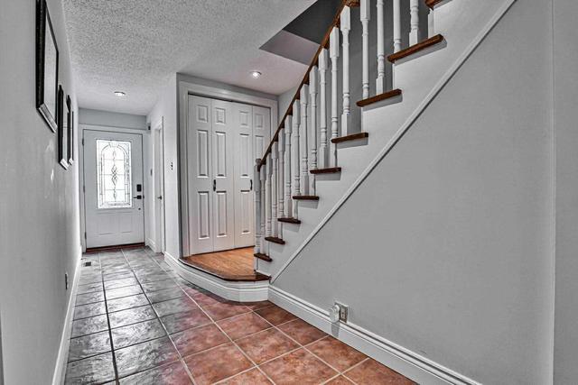 726 Shanahan Blvd, House attached with 3 bedrooms, 3 bathrooms and 2 parking in Newmarket ON | Image 5