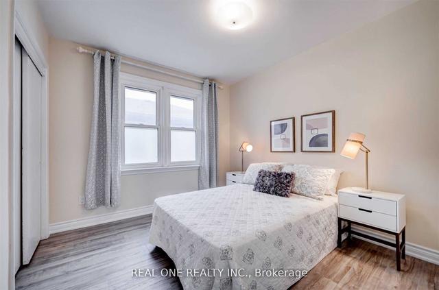 188 Acton Ave, House detached with 3 bedrooms, 2 bathrooms and 3 parking in Toronto ON | Image 3