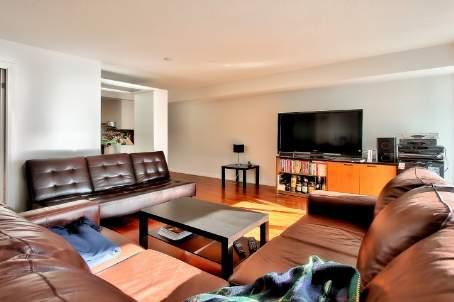1036 - 111 Elizabeth St, Condo with 1 bedrooms, 1 bathrooms and 1 parking in Toronto ON | Image 3