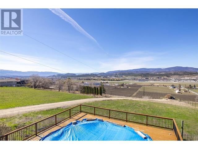 4451 Black Road, Home with 2 bedrooms, 3 bathrooms and null parking in Central Okanagan BC | Image 41