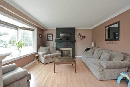 86 Tecumseh Ave, House detached with 2 bedrooms, 2 bathrooms and 4 parking in Oshawa ON | Image 3