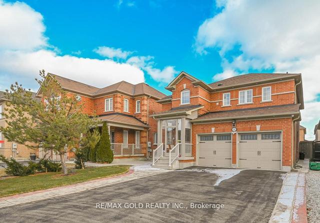 9 Tan Lane, House detached with 3 bedrooms, 4 bathrooms and 6 parking in Brampton ON | Image 1