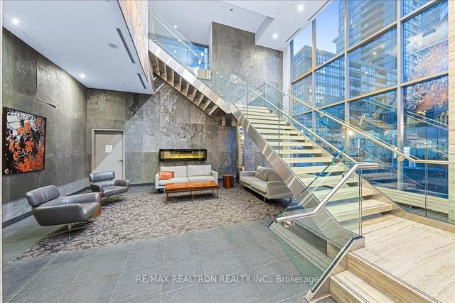 2015 - 15 Iceboat Terr, Condo with 1 bedrooms, 1 bathrooms and 0 parking in Toronto ON | Image 37