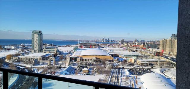 2412 - 219 Fort York Blvd, Condo with 1 bedrooms, 2 bathrooms and 1 parking in Toronto ON | Image 1