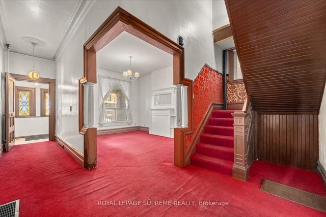 1309 King St W, House semidetached with 5 bedrooms, 2 bathrooms and 2 parking in Toronto ON | Image 39