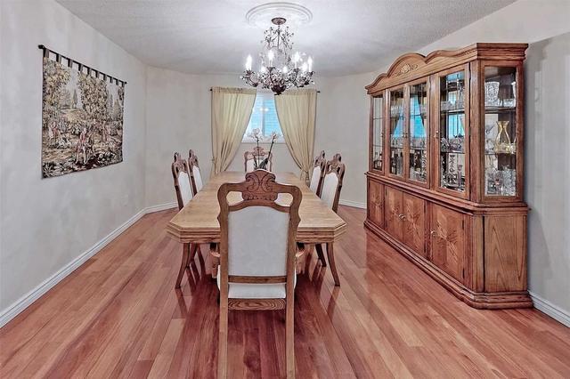 129 Beverley Glen Blvd, House detached with 4 bedrooms, 4 bathrooms and 5 parking in Vaughan ON | Image 6