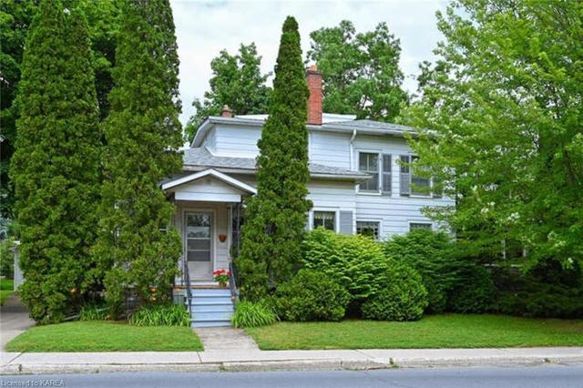236 King Street E, House detached with 5 bedrooms, 2 bathrooms and 7 parking in Brockville ON | Image 2
