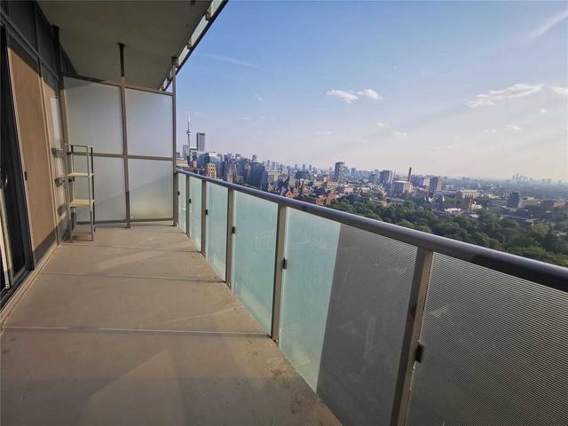 2405 - 65 St Mary St, Condo with 2 bedrooms, 1 bathrooms and 1 parking in Toronto ON | Image 7
