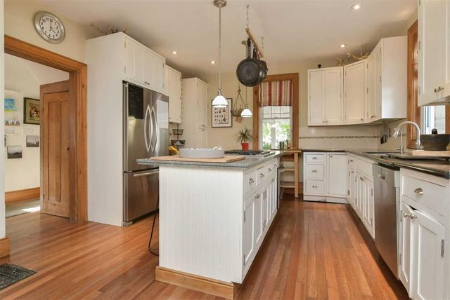 114 Trafalgar Rd, House detached with 3 bedrooms, 3 bathrooms and 4 parking in Erin ON | Image 40