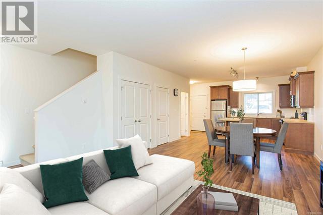 125 - 1720 Dufferin Cres, House attached with 3 bedrooms, 3 bathrooms and 2 parking in Nanaimo BC | Image 2