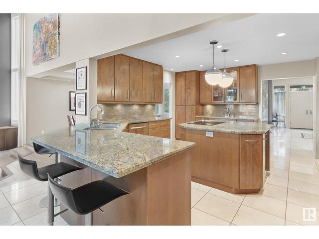 13810 Ravine Dr Nw, House detached with 4 bedrooms, 4 bathrooms and 6 parking in Edmonton AB | Image 13