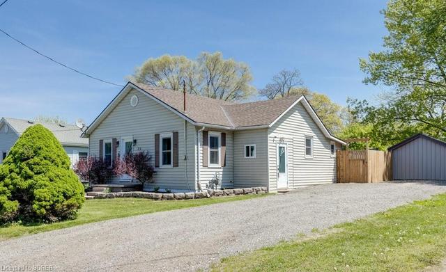 36 Ball Street, House detached with 2 bedrooms, 1 bathrooms and null parking in Tillsonburg ON | Image 1